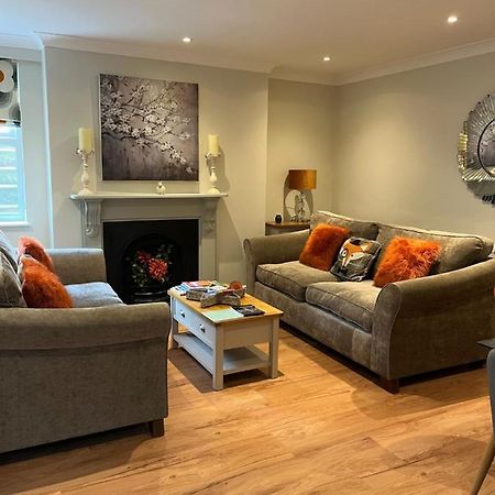 Luxury Refurbished 2 Bedroom Regency Apartment チェルトナム エクステリア 写真