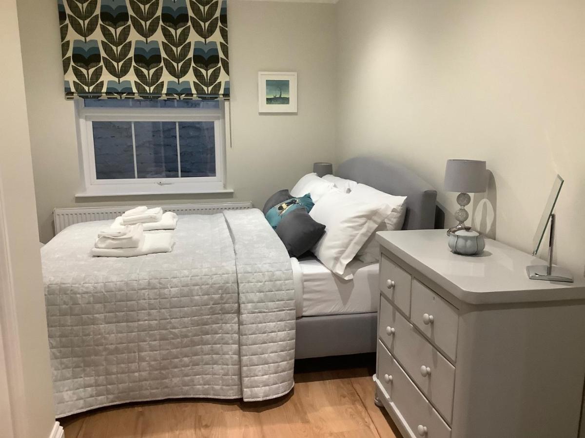 Luxury Refurbished 2 Bedroom Regency Apartment チェルトナム エクステリア 写真